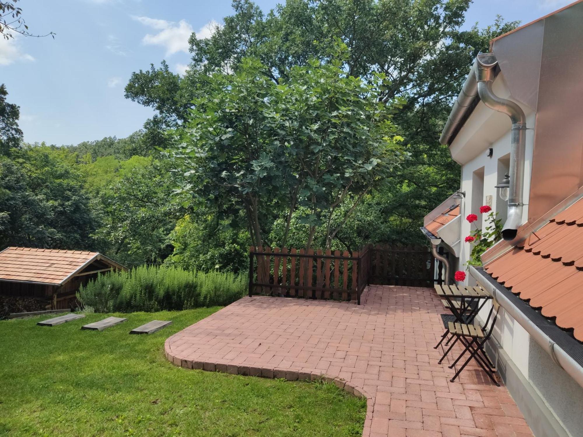 Kosbor Vendégház Monoszlo Exterior foto